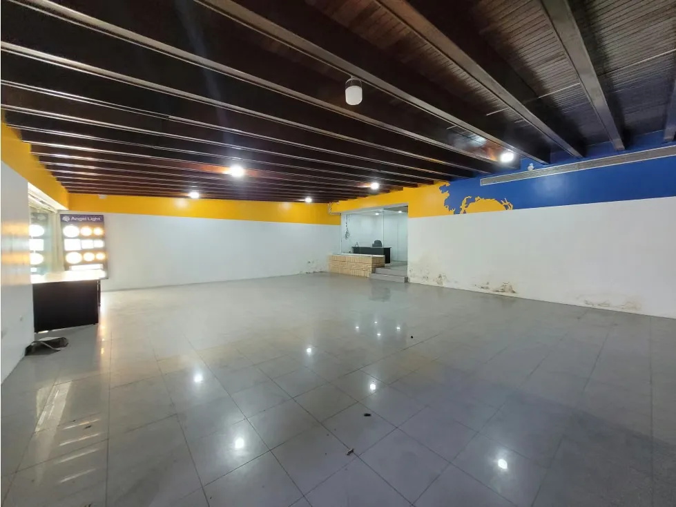 EN ALQUILER CASA COMERCIAL LA URBINA - 2