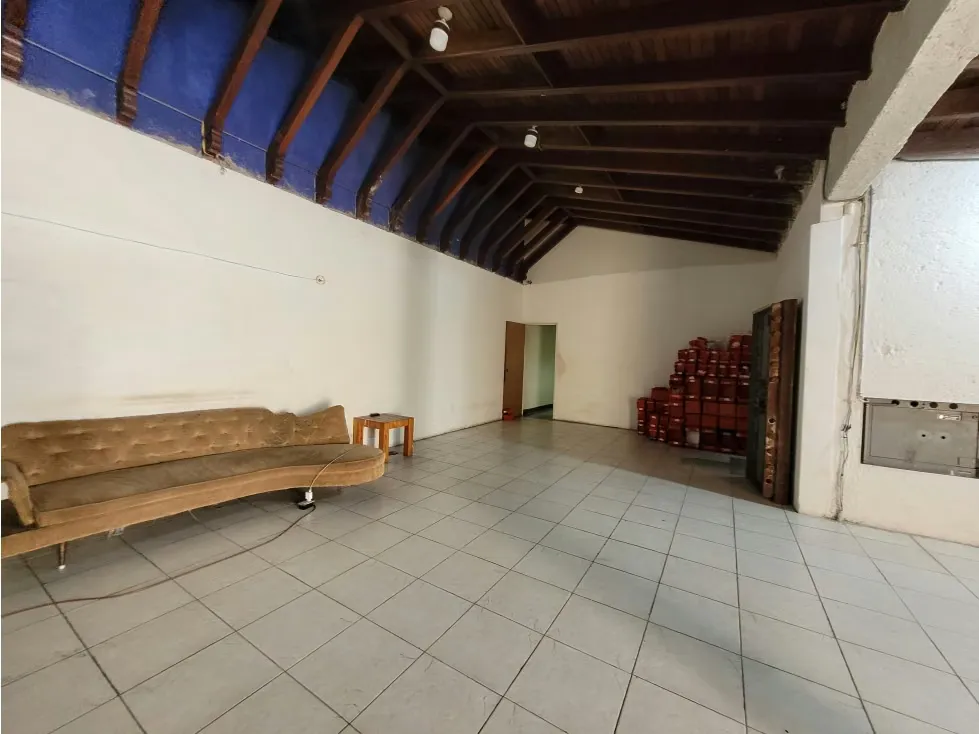 EN ALQUILER CASA COMERCIAL LA URBINA - 3
