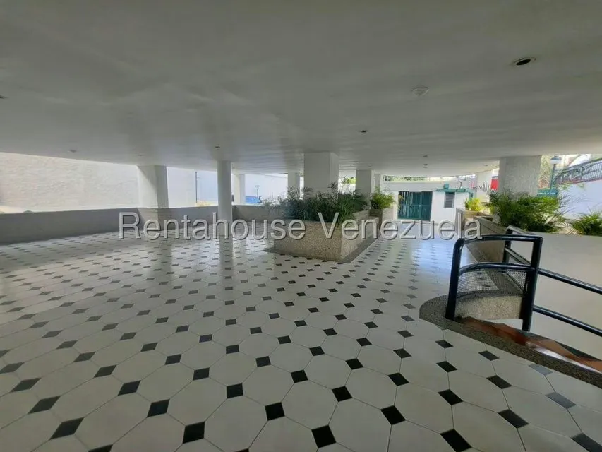 Apartamento (1 Nivel) en Venta en La Florida, Distrito Metropolitano - 24