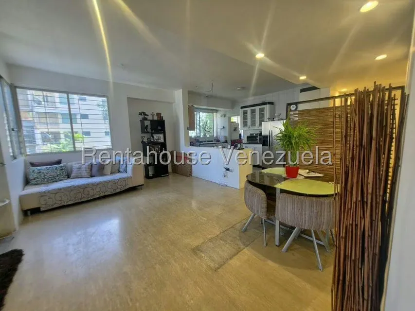 Apartamento (1 Nivel) en Venta en La Florida, Distrito Metropolitano - 4