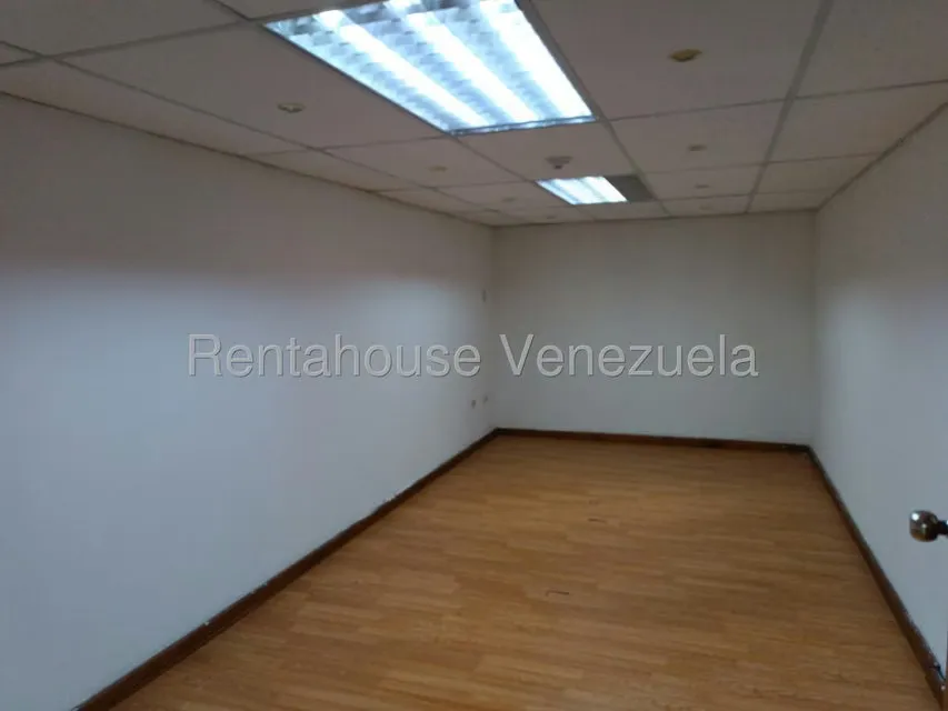 Local Comercial en Alquiler en Las Minas, Miranda - 18