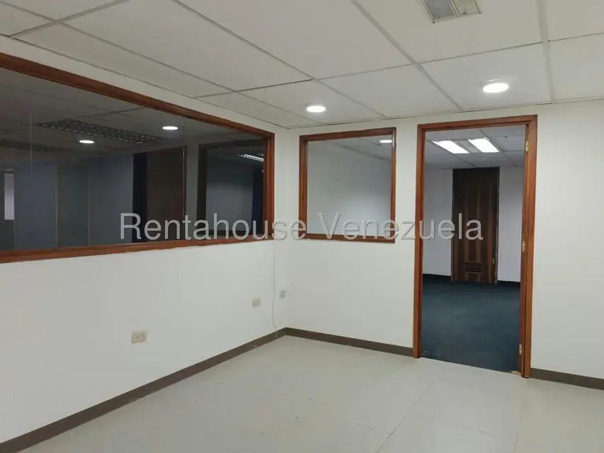 Local Comercial en Alquiler en Las Minas, Miranda - 23