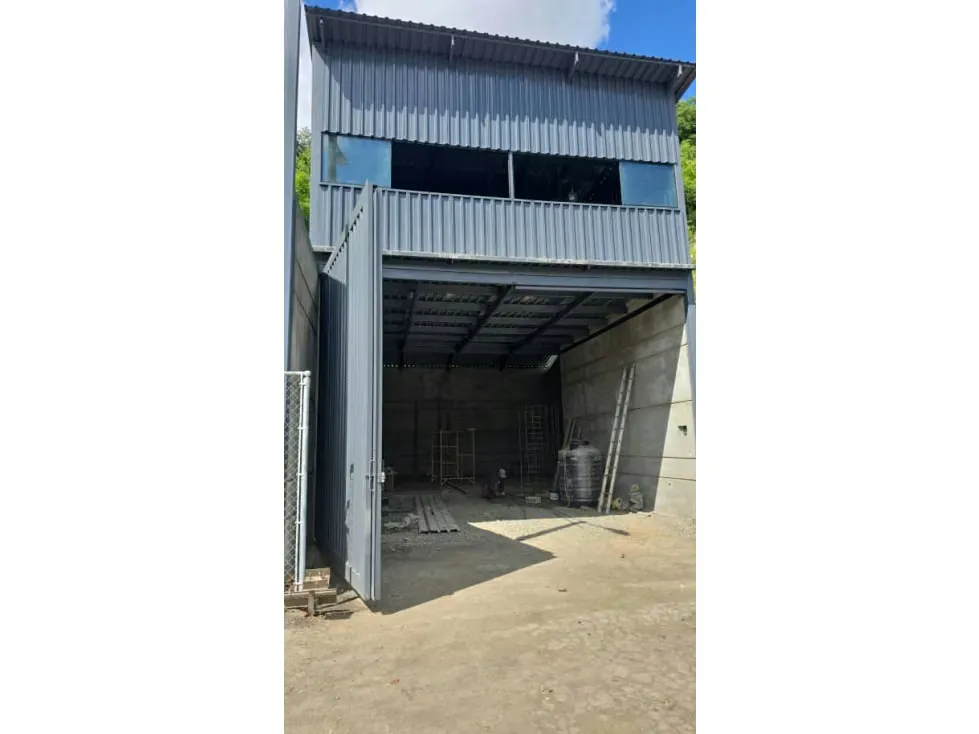 Se alquila Galpon 200m² La Yaguara