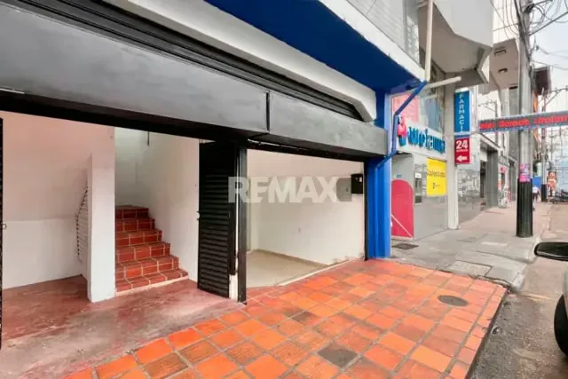 Edficio Comercial. Alquiler. Barrio Obrero - 3