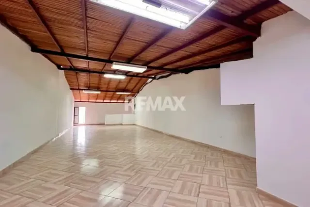 Edficio Comercial. Alquiler. Barrio Obrero - 8