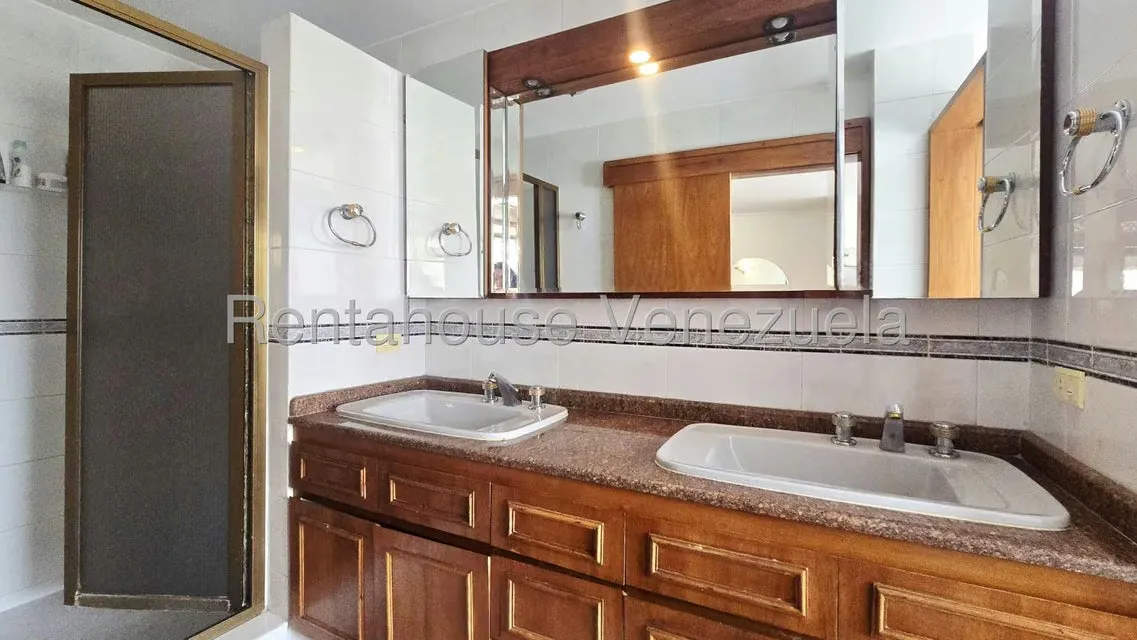Apartamento (1 Nivel) en Venta en Cumbres de Curumo, Distrito Metropolitano - 20
