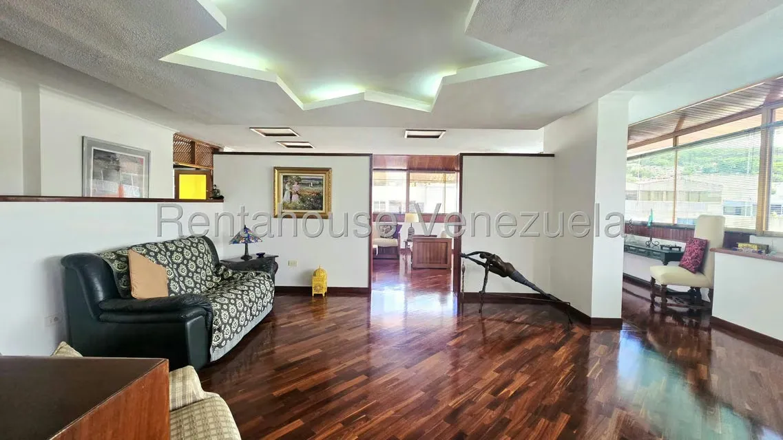 Apartamento (1 Nivel) en Venta en Cumbres de Curumo, Distrito Metropolitano - 3