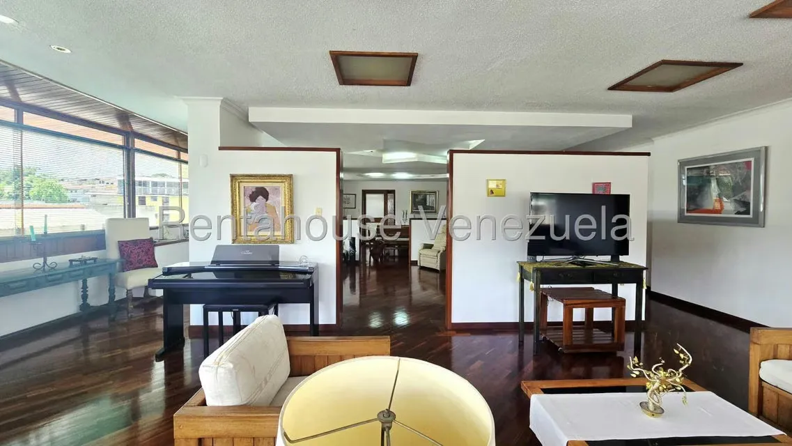 Apartamento (1 Nivel) en Venta en Cumbres de Curumo, Distrito Metropolitano - 7