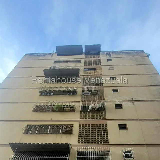 Apartamento (1 Nivel) en Venta en El Marques, Distrito Metropolitano - 5