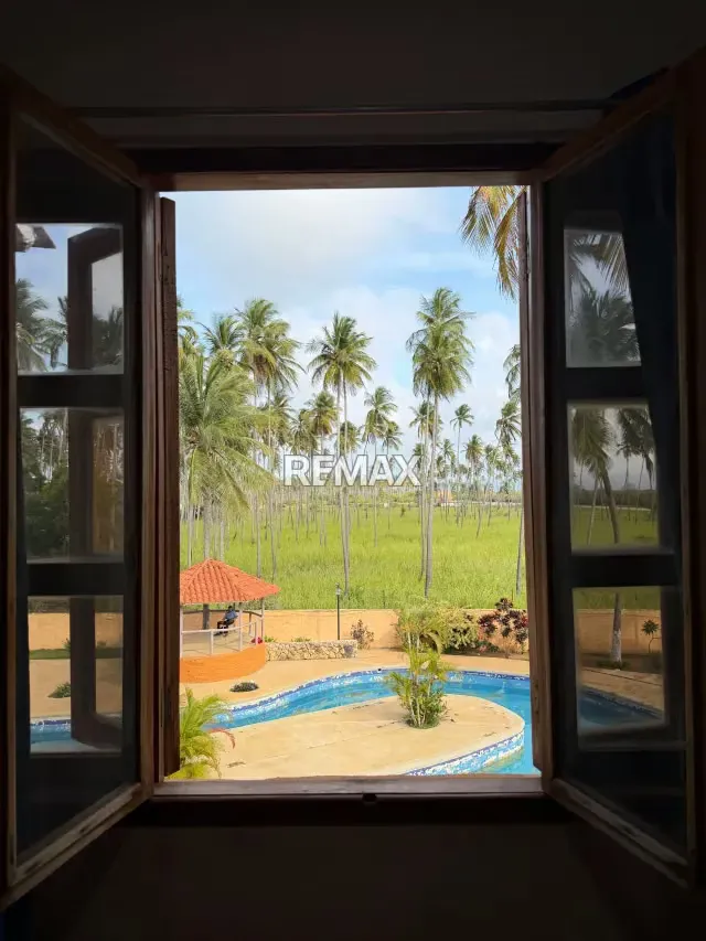 Apartamento en venta con terraza privada en Condominio Los Cayos en Boca de Aroa, Falcon - 2