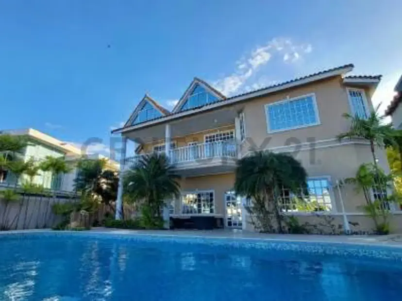 Villa en Alquiler, lechería Conjunto Residencial Las Villas, Canal Principal