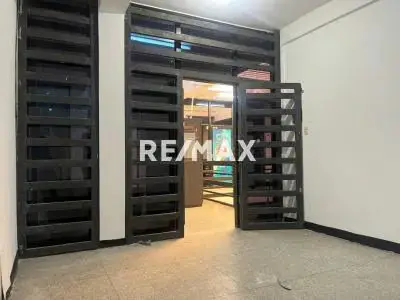 Local Comercial N° 37 en Alquiler Avenida Andrés Bello entre Carrera 21 y 22 Zona Centro- Barquisimeto