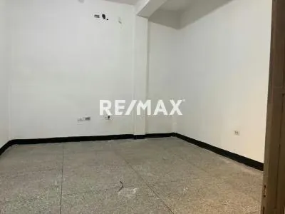 Local Comercial N° 37 en Alquiler Avenida Andrés Bello entre Carrera 21 y 22 Zona Centro- Barquisimeto - 2