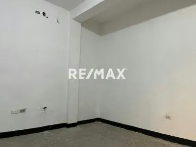 Local Comercial N° 37 en Alquiler Avenida Andrés Bello entre Carrera 21 y 22 Zona Centro- Barquisimeto - 3
