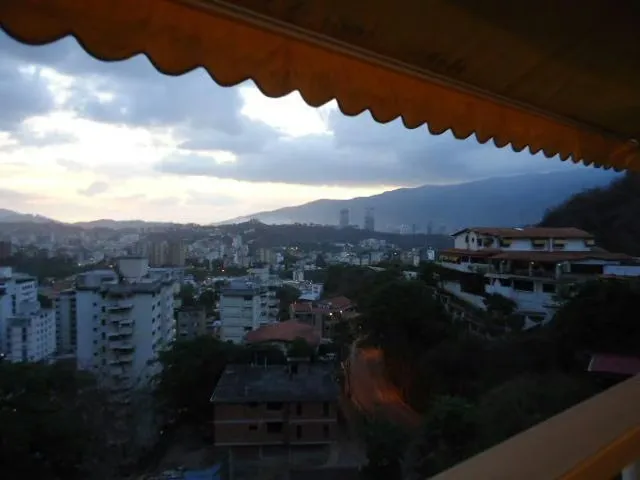 Casa (Multipes Niveles) en Venta en Colinas de Santa Monica, Distrito Metropolitano - 14