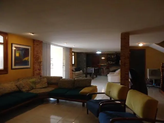 Casa (Multipes Niveles) en Venta en Colinas de Santa Monica, Distrito Metropolitano - 30