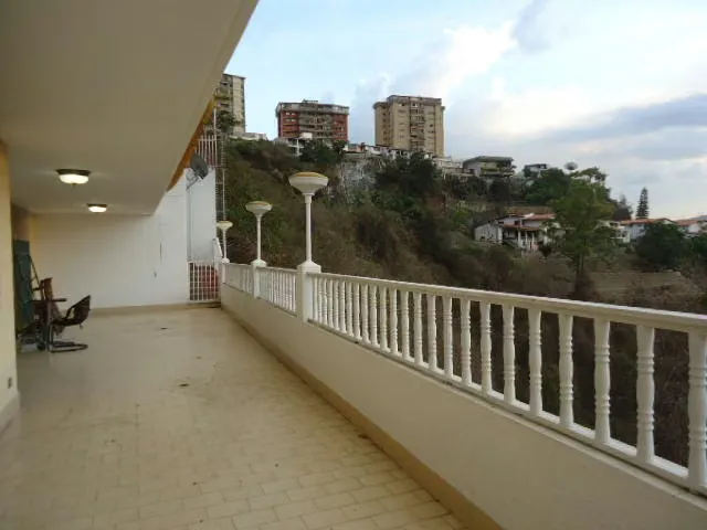 Casa (Multipes Niveles) en Venta en Colinas de Santa Monica, Distrito Metropolitano - 44