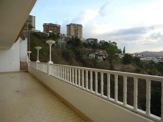 Casa (Multipes Niveles) en Venta en Colinas de Santa Monica, Distrito Metropolitano - 45