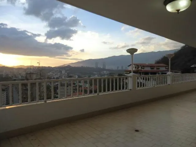 Casa (Multipes Niveles) en Venta en Colinas de Santa Monica, Distrito Metropolitano - 46