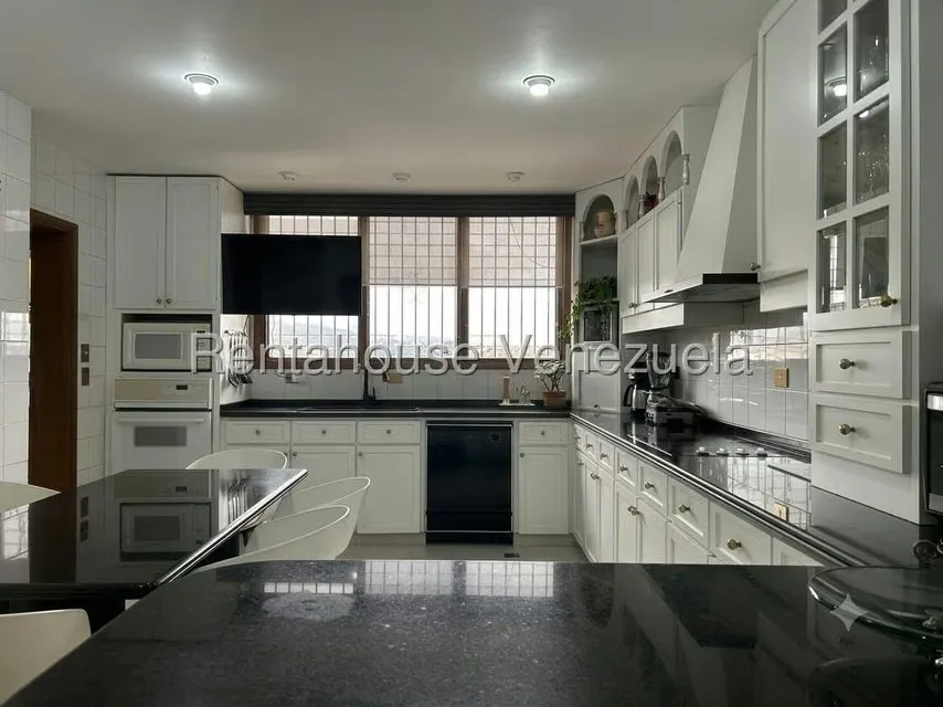 Casa (Multipes Niveles) en Venta en Colinas de Santa Monica, Distrito Metropolitano - 6