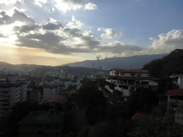 Casa (Multipes Niveles) en Venta en Colinas de Santa Monica, Distrito Metropolitano - 56