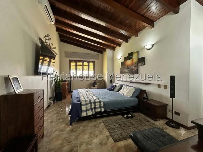 Casa (Multipes Niveles) en Venta en Colinas de Santa Monica, Distrito Metropolitano - 57
