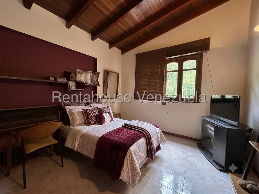 Casa (Multipes Niveles) en Venta en Colinas de Santa Monica, Distrito Metropolitano - 60