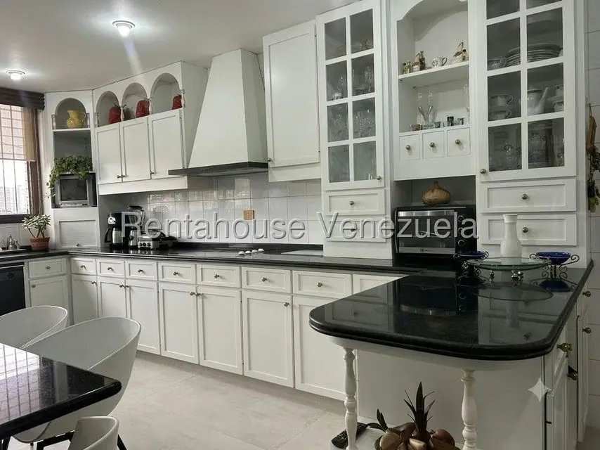 Casa (Multipes Niveles) en Venta en Colinas de Santa Monica, Distrito Metropolitano - 7