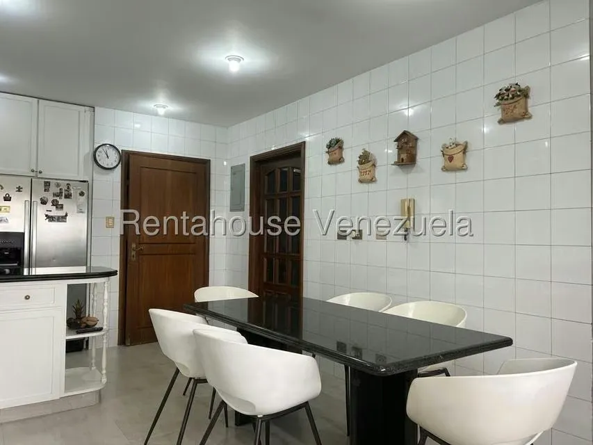 Casa (Multipes Niveles) en Venta en Colinas de Santa Monica, Distrito Metropolitano - 9