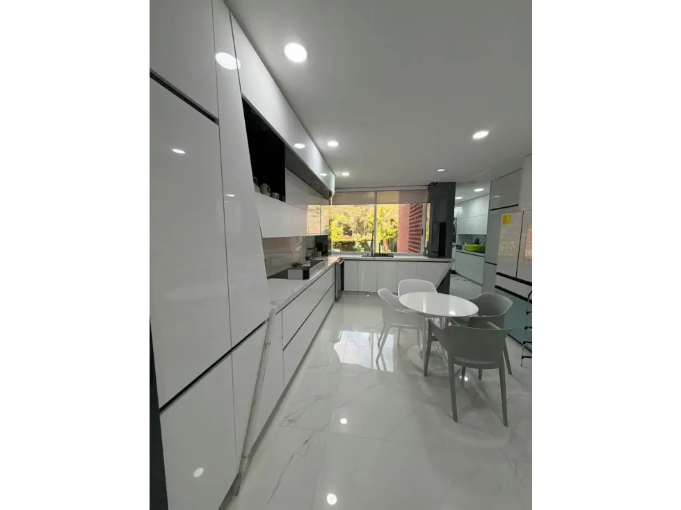 SE VENDE PB 406 m2 4H+2S/ 4.5B+S / 4P Mirador Los Campitos - 4
