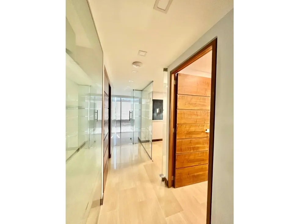 Oficina en Venta en Las Mercedes 86,04 Mts2 AMOBLADA - 6