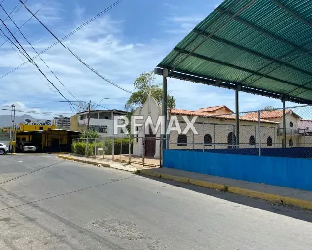 ¡TERRENO PRIME EN ALQUILER EN LOS ROBLES! 398M² EN CALLE TRANSVERSAL A LA AV. LA AUYAMA, FRENTE A CLÍNICA EL ESTE. ZONIFICACIÓN MIXTA, IDEAL PARA TU NEGOCIO. ¡UBICACIÓN ESTRATÉGICA Y ALTO FLUJO! - 13