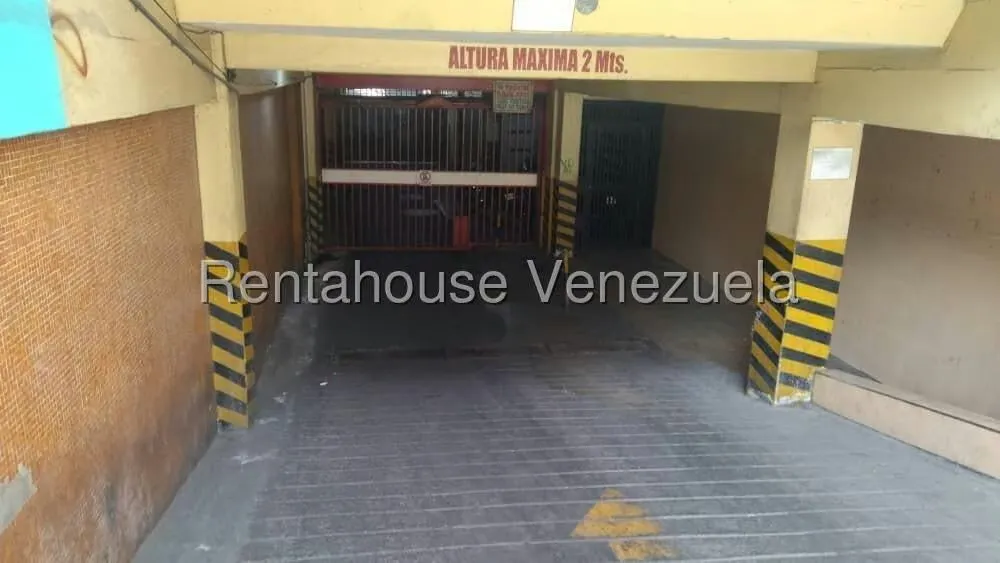 Apartamento (1 Nivel) en Alquiler en Parroquia La Candelaria, Distrito Metropolitano - 2