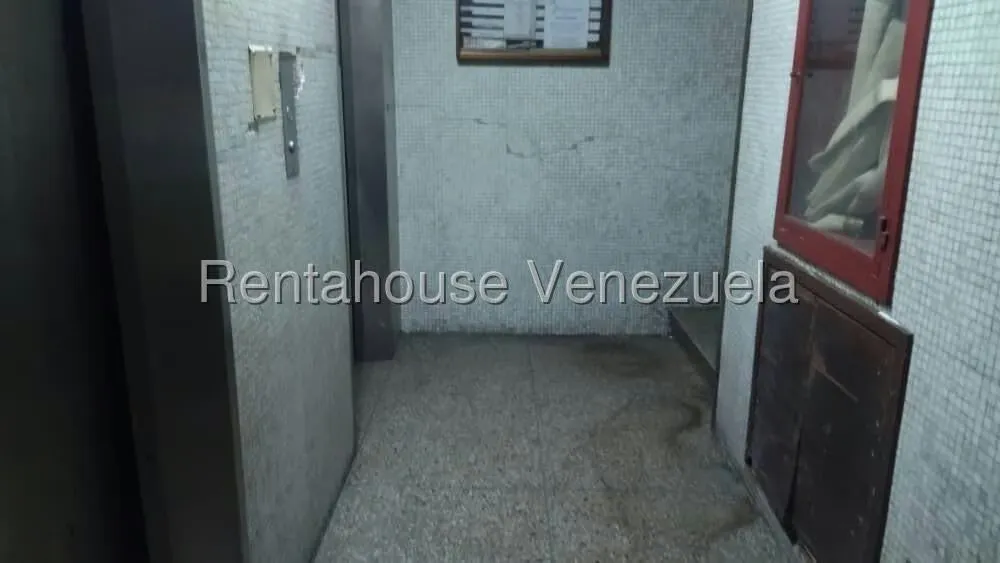 Apartamento (1 Nivel) en Alquiler en Parroquia La Candelaria, Distrito Metropolitano - 3