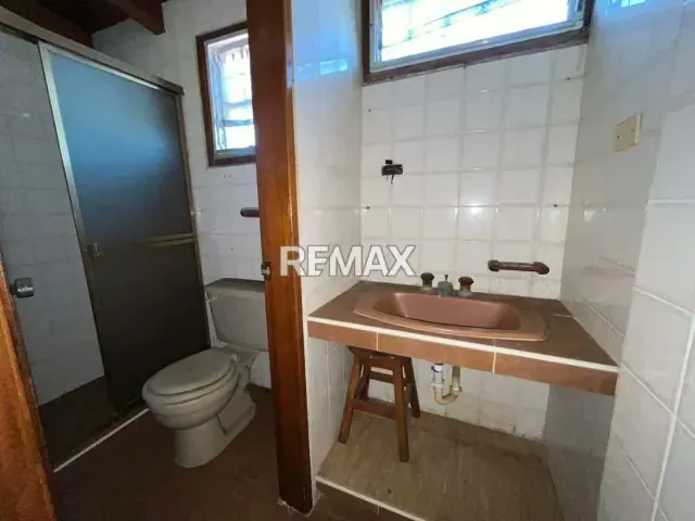 EN VENTA CASA DE OPURTUNIDAD A LA ORILLA DE LA CARRETERA MORÓN CORO EN EL CONJUNTO RESIDENCIAL CORALITO - 12