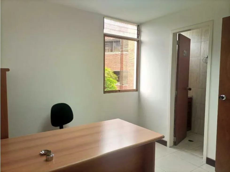 Oficina en Venta Las Mercedes 240 mts2 3PE - 2