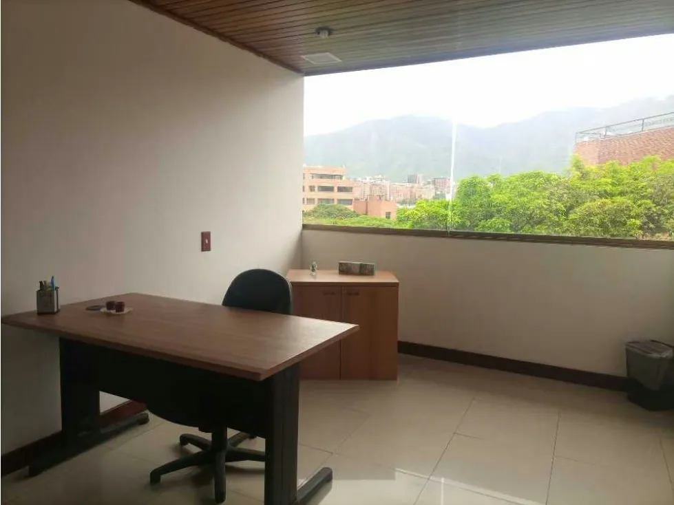 Oficina en Venta Las Mercedes 240 mts2 3PE - 3