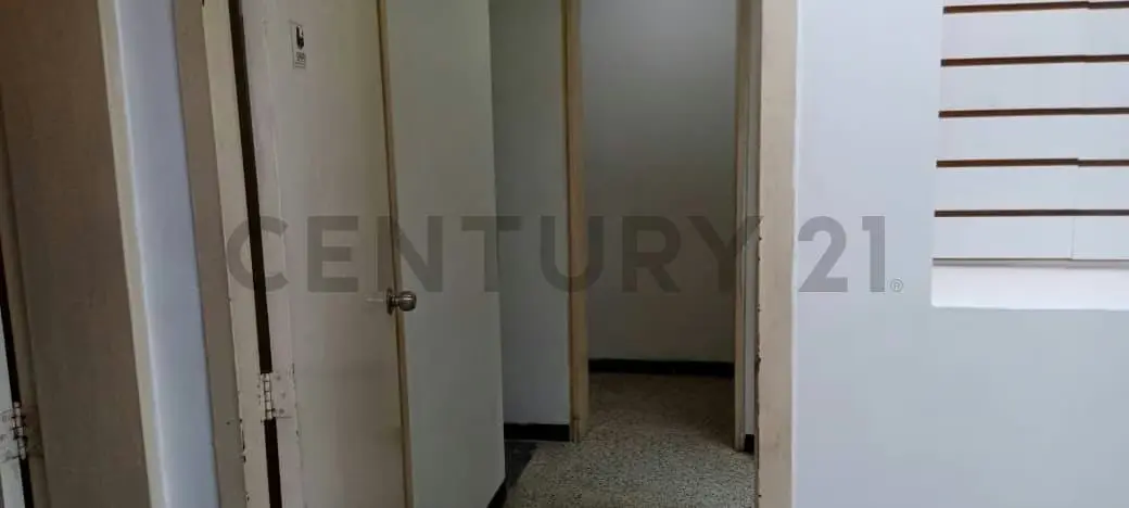 CS - VENTA DE LOCAL COMERCIAL. PARCELAMIENTO DON BOSCO. LOS RUICES. - 23
