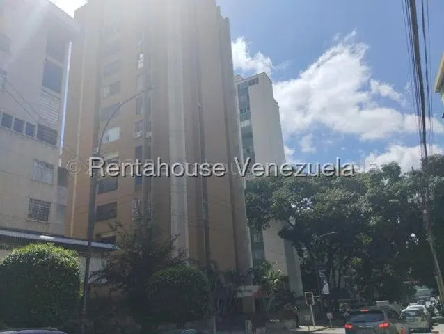 Apartamento (1 Nivel) en Alquiler en Los Palos Grandes, Distrito Metropolitano - 17