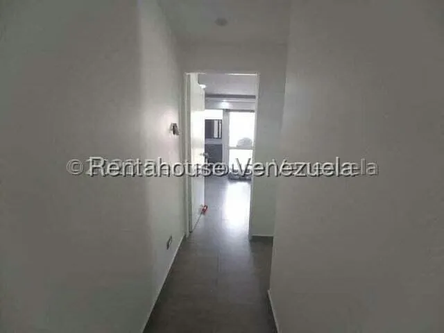 Apartamento (1 Nivel) en Alquiler en Los Palos Grandes, Distrito Metropolitano - 6