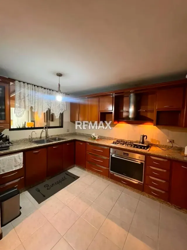 Casa en Venta Urb Caña Dorada - 2
