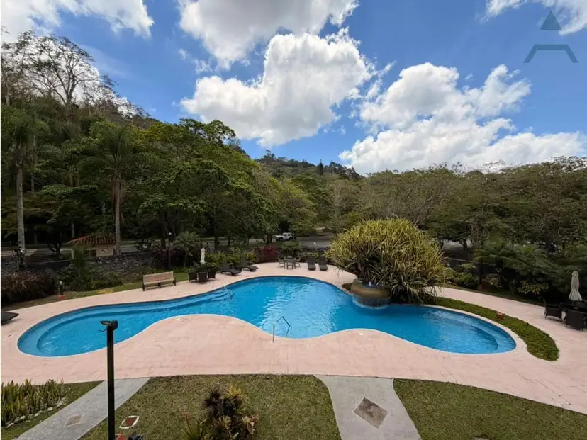 Se alquila Apto 380m² 4h+s/4.5b+s/5p La Lagunita