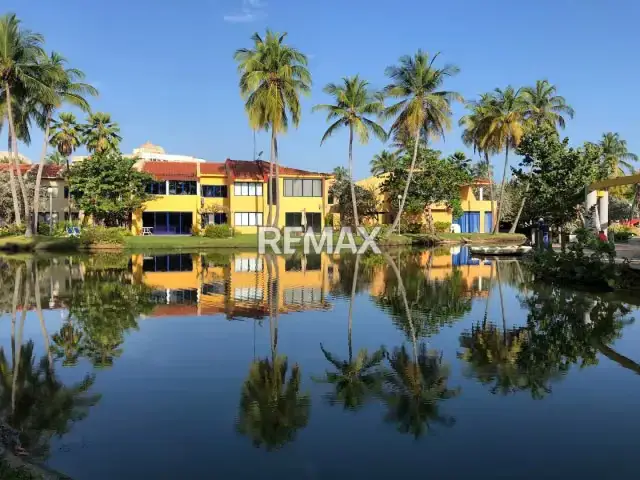 CASA EN VENTA TOTALMENTE REMODELADA CON ACABADOS DE LUJO CONJUNTO CARRIBEAN EN TUCACAS