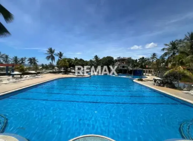 CASA EN VENTA TOTALMENTE REMODELADA CON ACABADOS DE LUJO CONJUNTO CARRIBEAN EN TUCACAS - 4