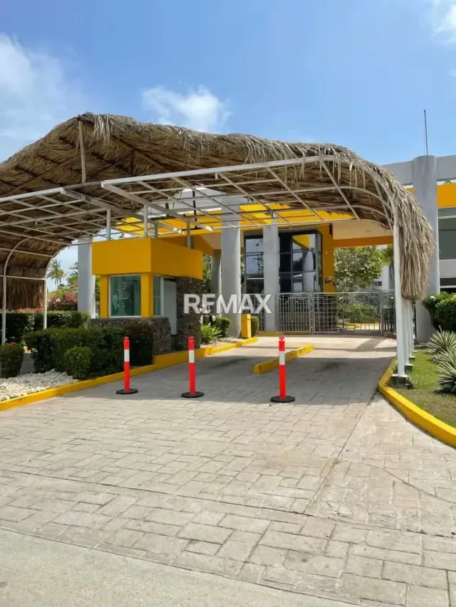 CASA EN VENTA TOTALMENTE REMODELADA CON ACABADOS DE LUJO CONJUNTO CARRIBEAN EN TUCACAS - 5