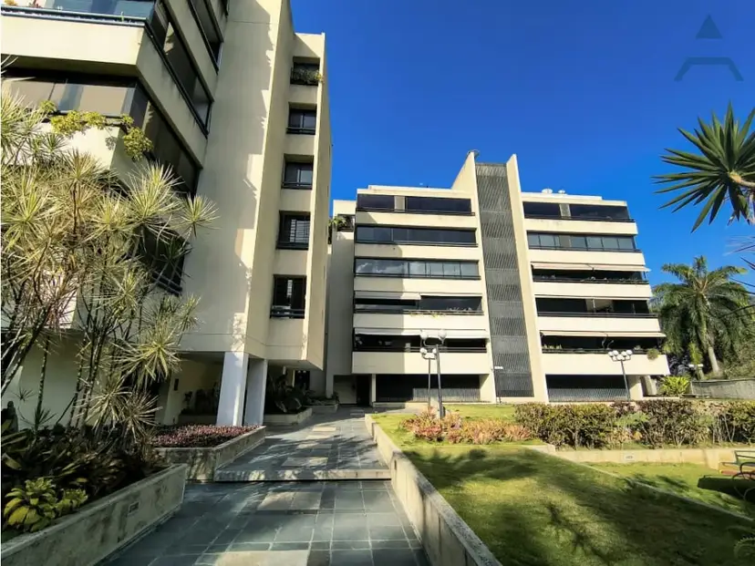 Se alquila Apto 241m² 3h+1s/3b+1s/3p La Castellana