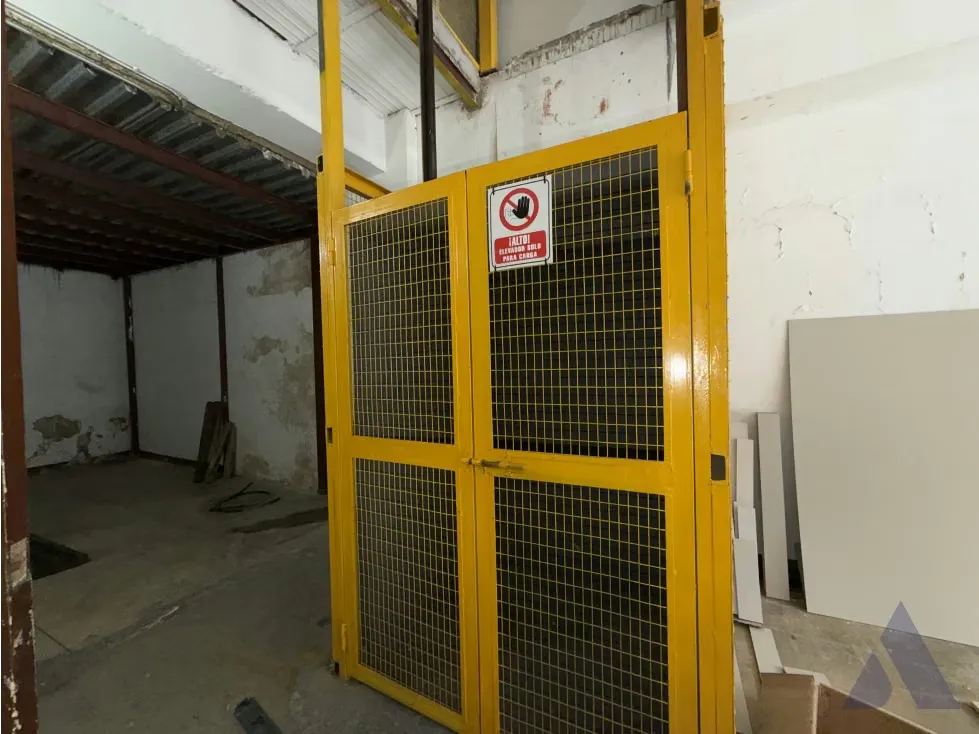 Alquilo local comercial 157m2 Puente Hierro 5707 - 12
