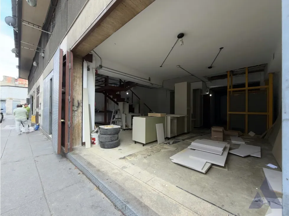 Alquilo local comercial 157m2 Puente Hierro 5707 - 10
