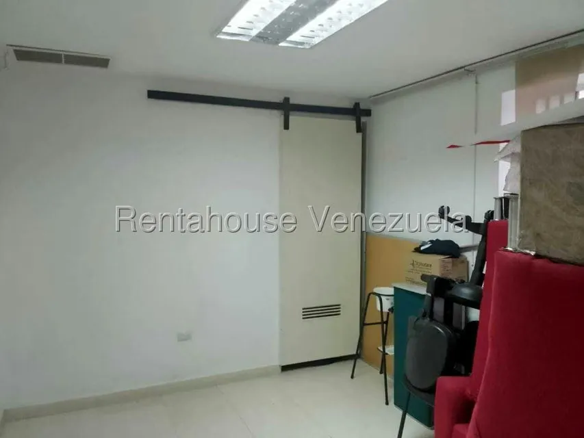 Casa (Duplex) en Venta en San Bernardino, Distrito Metropolitano - 24