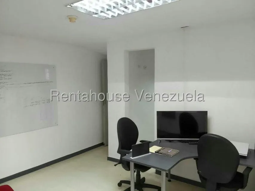 Casa (Duplex) en Venta en San Bernardino, Distrito Metropolitano - 25